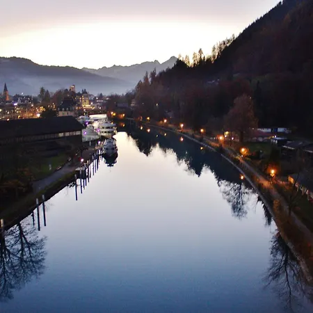 מלון The River Village אינטרלאקן