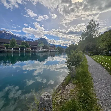 The River Village 因特拉肯
