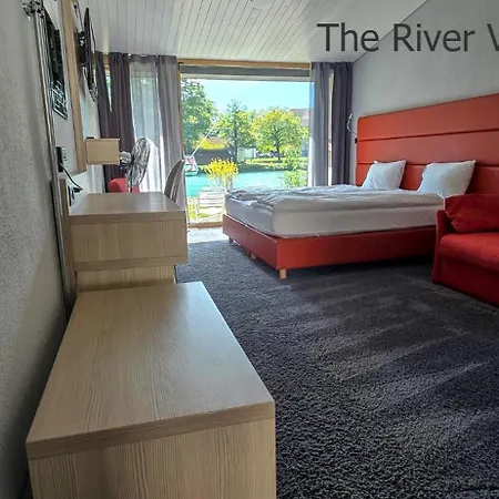 The River Village Готель