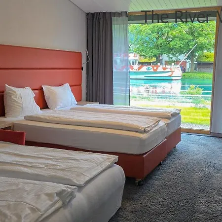 Готель The River Village 3*