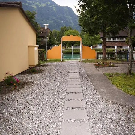 The River Village 因特拉肯