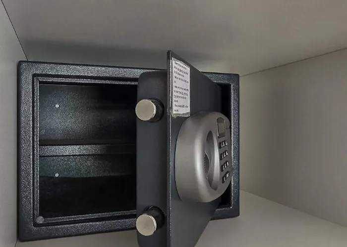 Hotel The River Village 3*