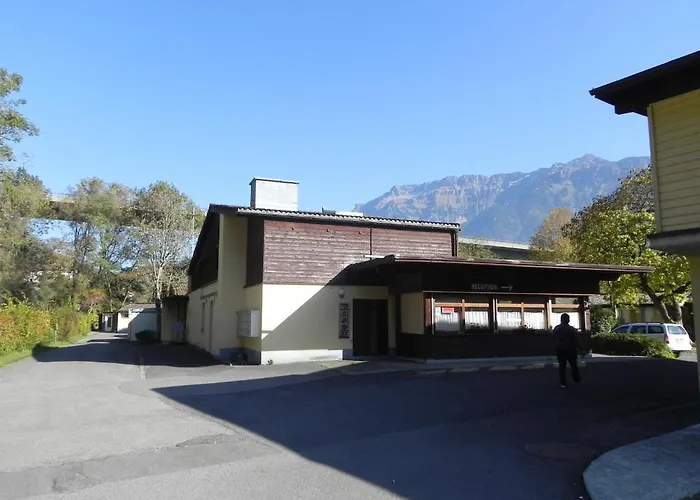 The River Village אינטרלאקן