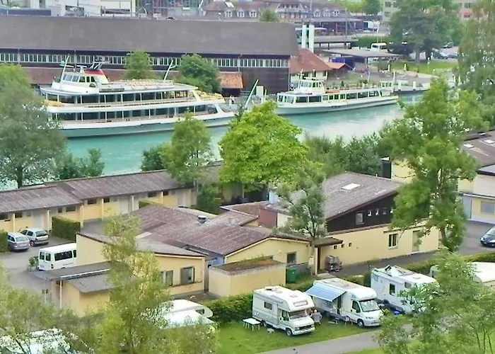 The River Village מלון אינטרלאקן