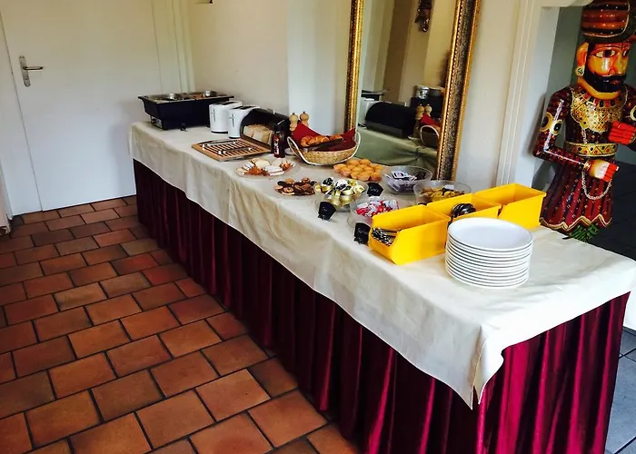 The River Village מלון