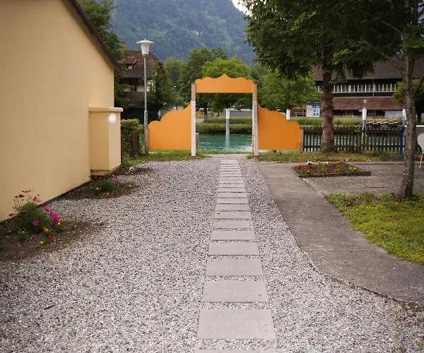 The River Village אינטרלאקן