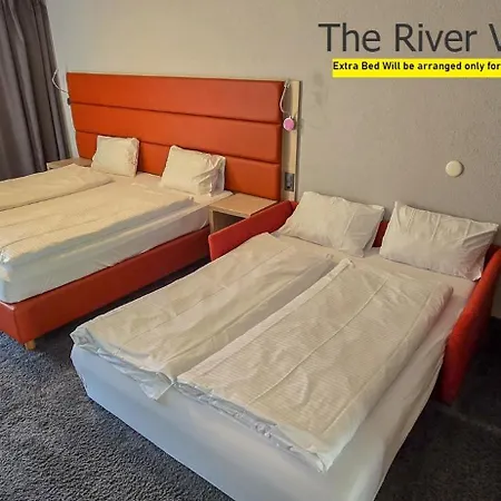 The River Village 因特拉肯